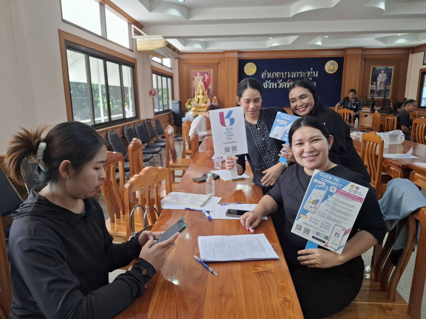 พช.บางกระทุ่ม ส่งเสริมผู้ประกอบการ OTOP สมัครใช้งาน Click ชุมชน 