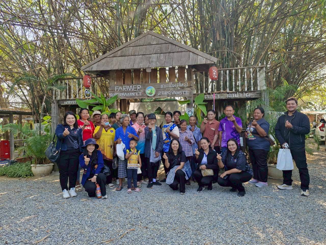 พช.บางกระทุ่ม ดำเนินการจัดศึกษาดูงานประสบการณ์การพัฒนาวิถีชีวิตเศรษฐกิจพอเพียงจากหมู่บ้านเศรษฐกิจพอเพียงต้นแบบ ตามโครงการพัฒนาหมู่บ้านเศรษฐกิจพอเพียง กิจกรรมประชุมเชิงปฏิบัติการสร้างและพัฒนากระบวนการบริหารจัดการชุมชน