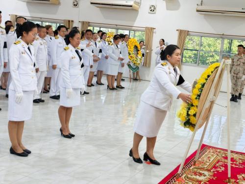 🌟พช.บางกระทุ่ม ร่วมพิธีทำบุญตักบาตรถวายพระราชกุศลและวางพวงมาลา เนื่องในวันนวมินทรมหาราช 13 ตุลาคม 2569